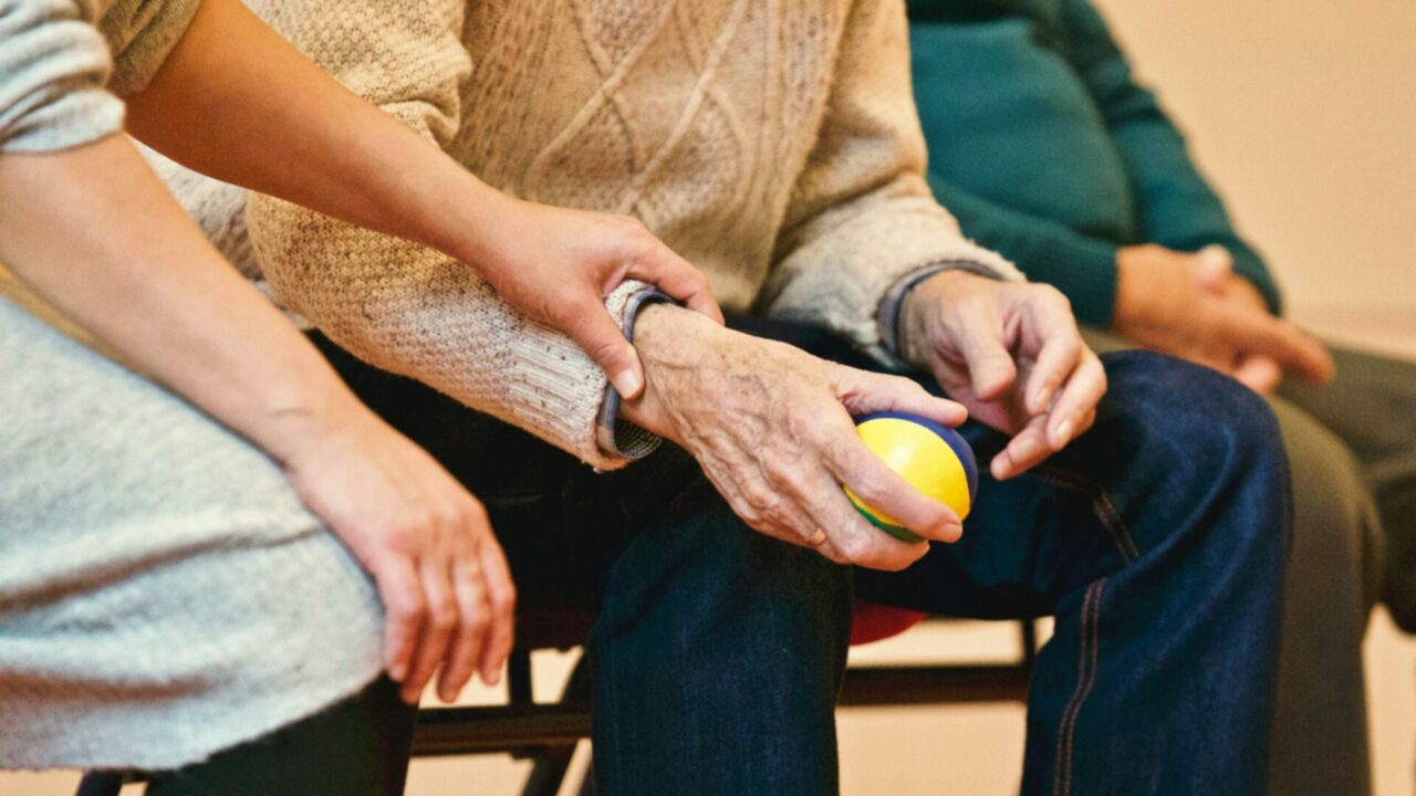 Invecchiamento e perdita di massa muscolare cos è la sarcopenia